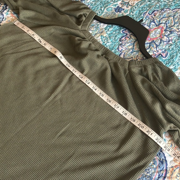 Top - Picture 4 of 9